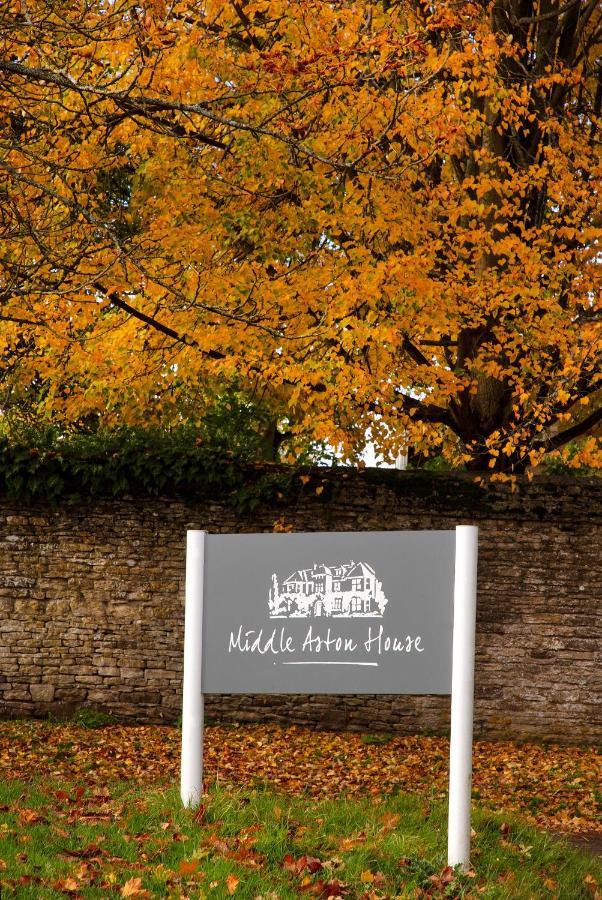 Bed and Breakfast Middle Aston House Exterior foto